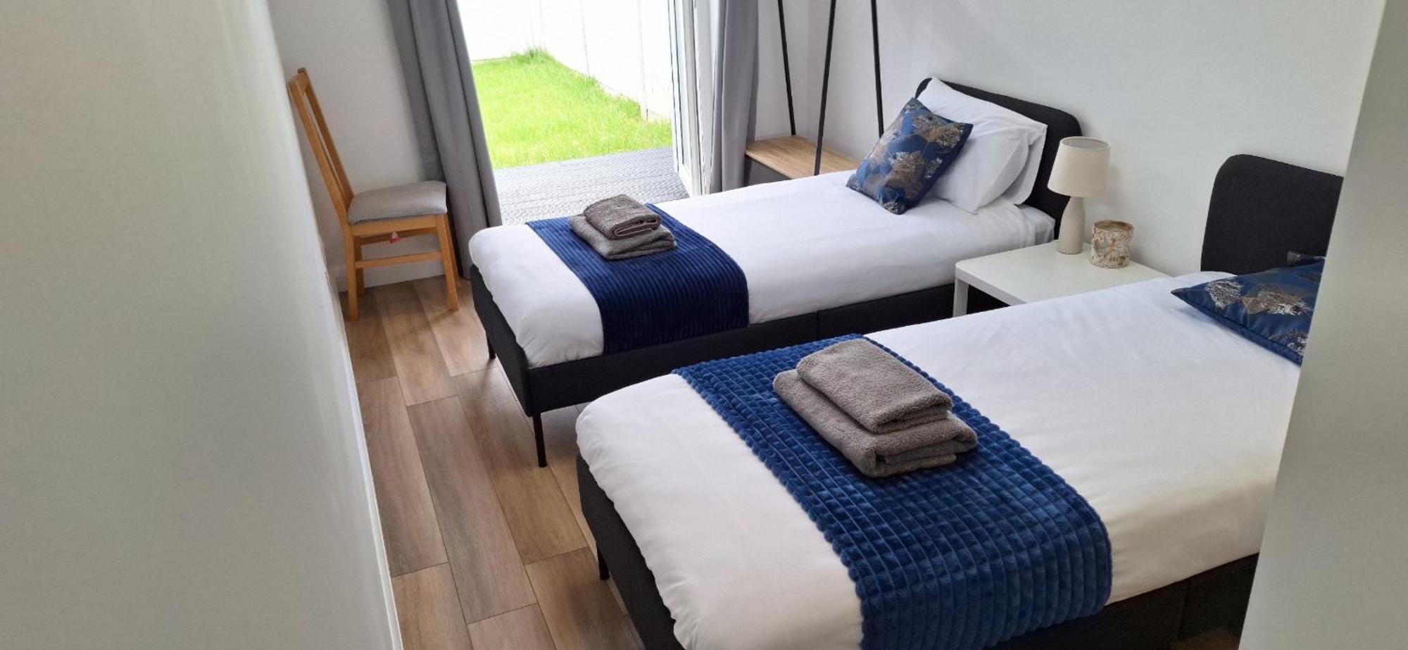 New 3 Bedrooms Flat In Ashford Near Heathrow Екстериор снимка