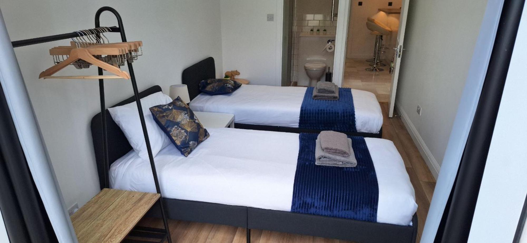 New 3 Bedrooms Flat In Ashford Near Heathrow Екстериор снимка