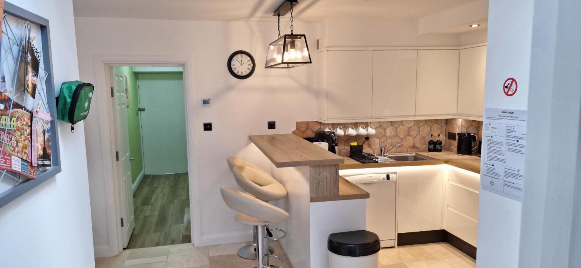 New 3 Bedrooms Flat In Ashford Near Heathrow Екстериор снимка